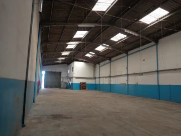 Armazém para Arrendamento em Canelas