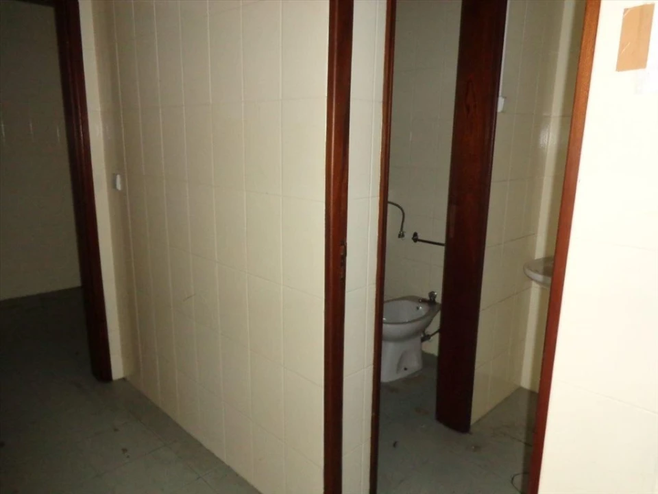Armazém para Arrendamento em Canelas Foto 11