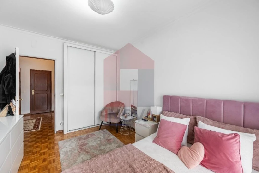 Apartamento T2 para Venda em Vila Verde e Barbudo Foto 13