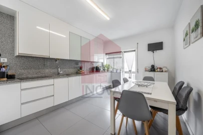 Apartamento T2 para Venda em Vila Verde e Barbudo