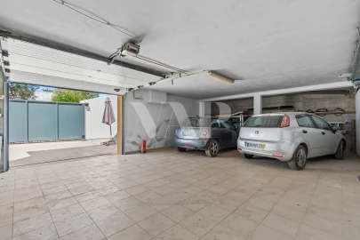 Moradia T6 para Venda em Santa Barbara de Nexe