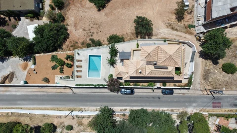 Moradia T6 para Venda em Santa Barbara de Nexe