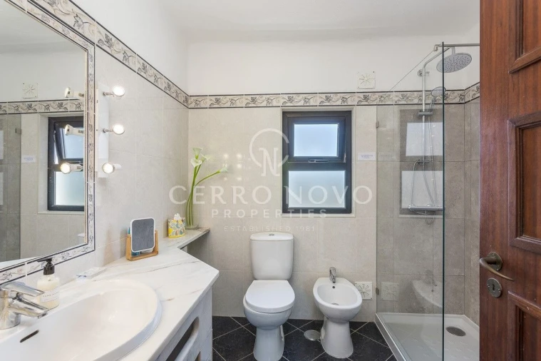 Apartamento T2 para Venda em Albufeira e Olhos de Água Foto 32