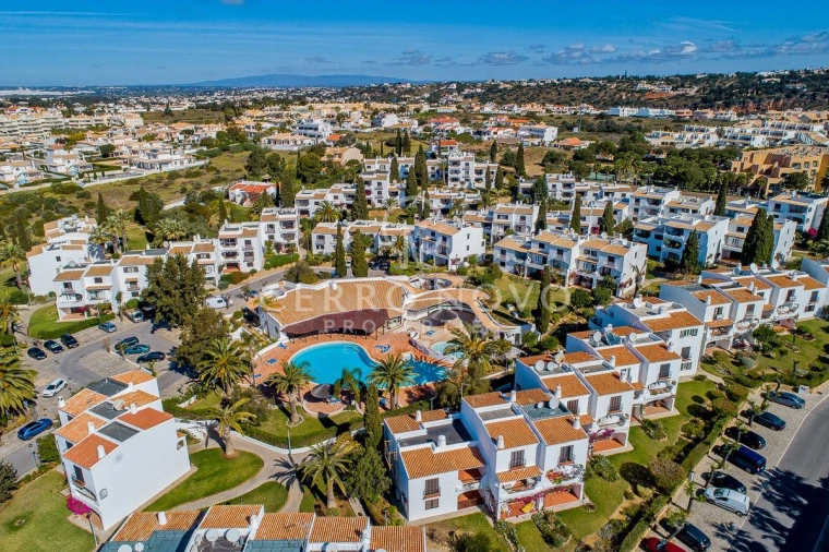Apartamento T2 para Venda em Albufeira e Olhos de Água Foto 15