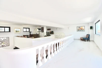 Moradia T4 para Venda em Moncarapacho e Fuseta