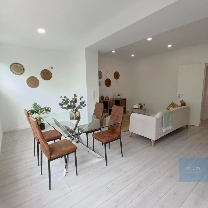 Apartamento T3 para Venda em Benfica Foto 4