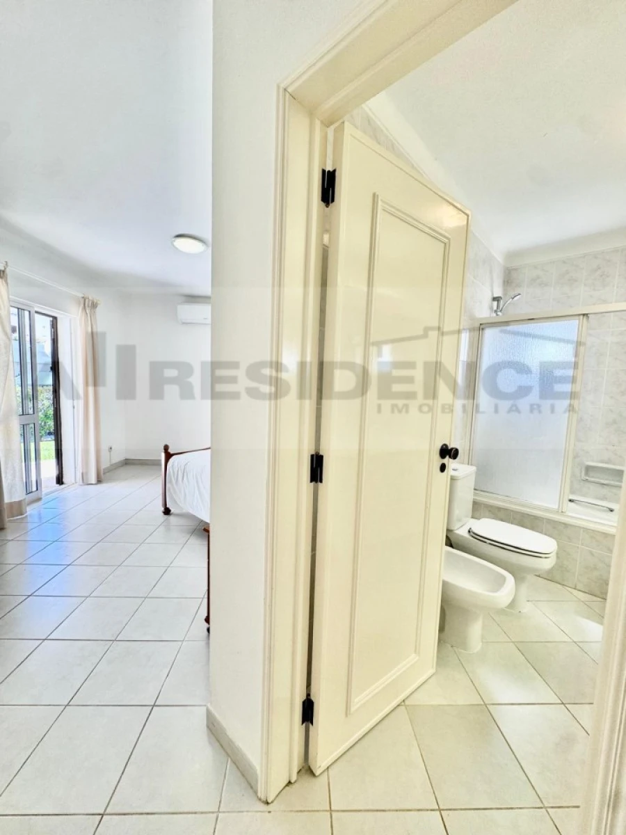 Moradia T3 para Venda em Albufeira e Olhos de Água Foto 3