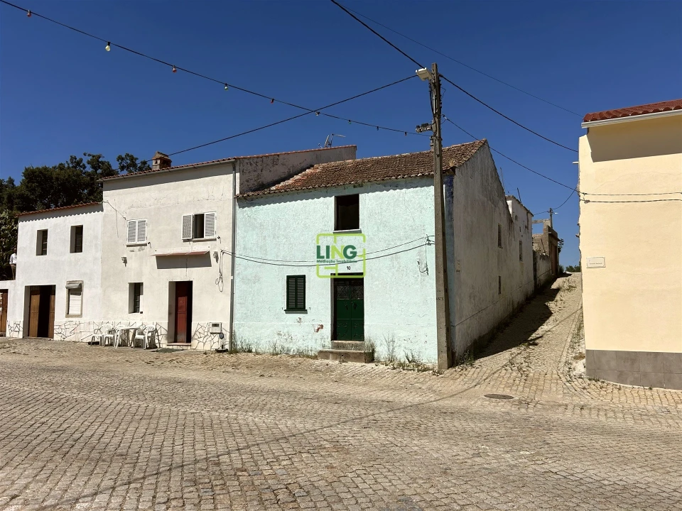 Moradia T4 para Venda em Benquerenças Foto 1