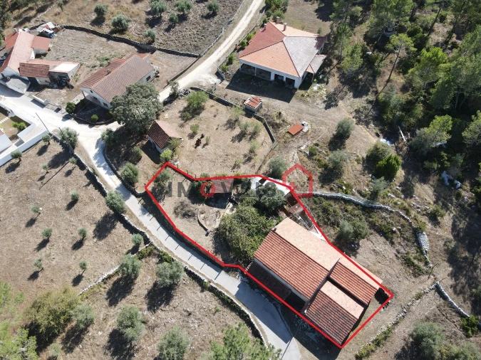 Moradia T4 para Venda em São Mamede Foto 3