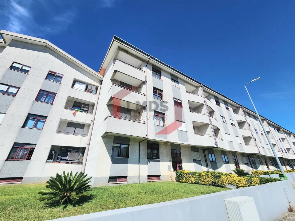 Apartamento T2 para Venda em Oliveira do Douro Foto 2