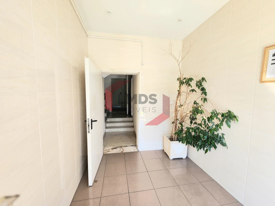 Apartamento T2 para Venda em Oliveira do Douro Foto 3