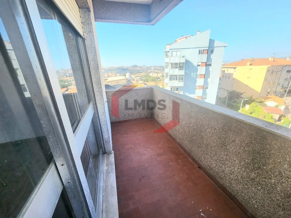 Apartamento T3 para Venda em Oliveira do Douro Foto 10