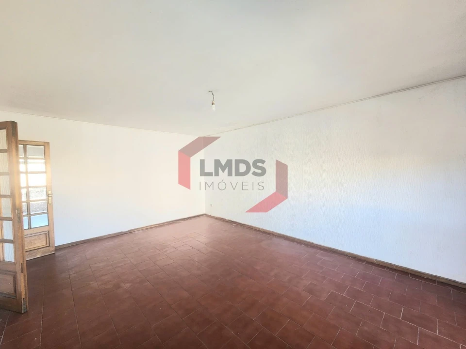 Apartamento T3 para Venda em Oliveira do Douro Foto 9
