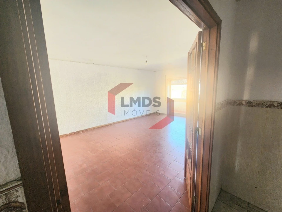 Apartamento T3 para Venda em Oliveira do Douro Foto 7