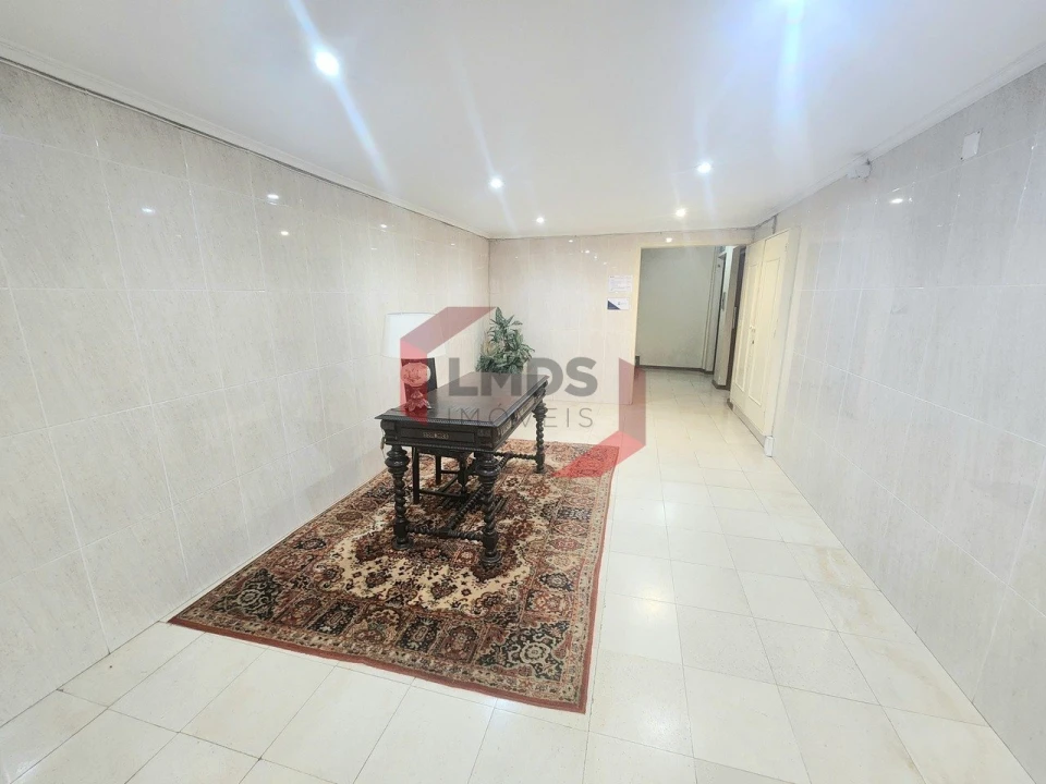 Apartamento T3 para Venda em Oliveira do Douro Foto 3