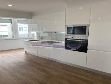 Apartamento T2 para Venda em Venteira