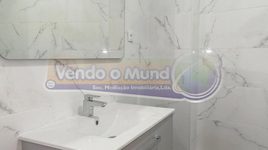 Apartamento T2 para Venda em Venteira