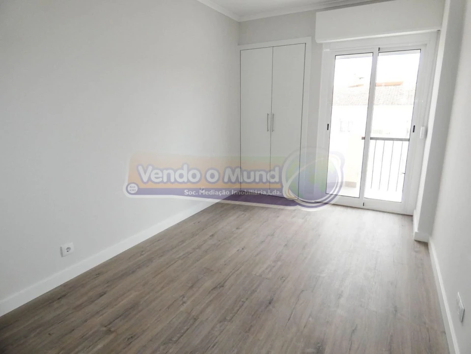Apartamento T2 para Venda em Venteira Foto 7