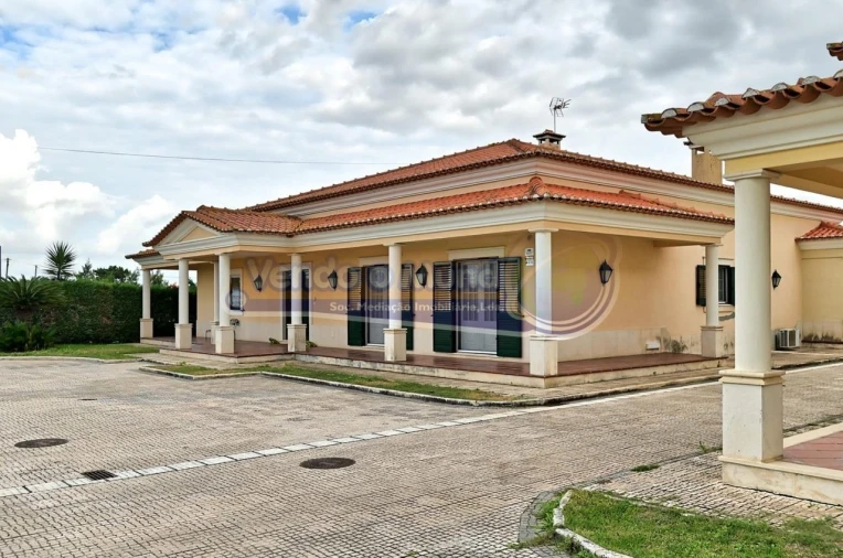 Moradia T4 para Venda em Benavente Foto 5
