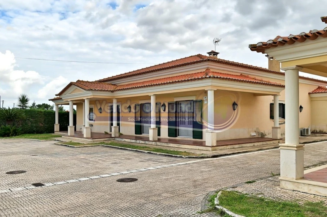 Moradia T4 para Venda em Benavente Foto 5