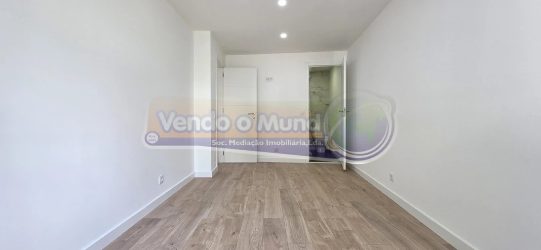 Apartamento T3 para Venda em Alverca do Ribatejo e Sobralinho Foto 16