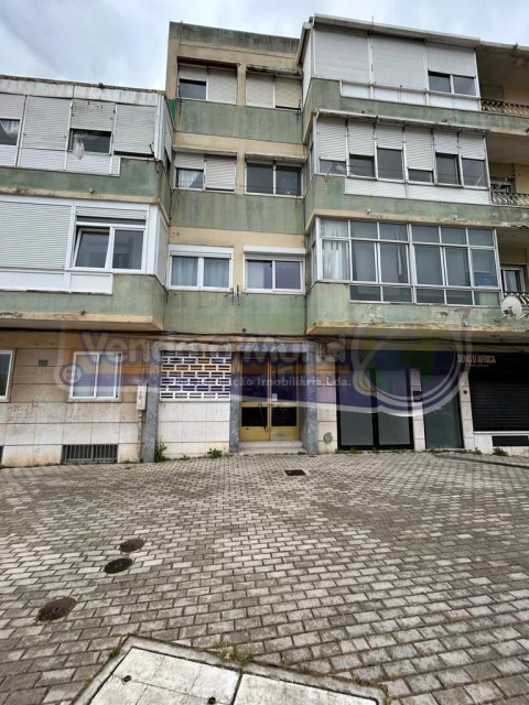 Apartamento T1 para Venda em Águas Livres