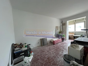 Apartamento T1 para Venda em Águas Livres