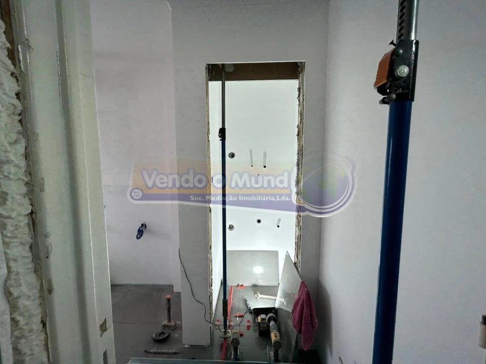 Apartamento T1 para Venda em Águas Livres Foto 6