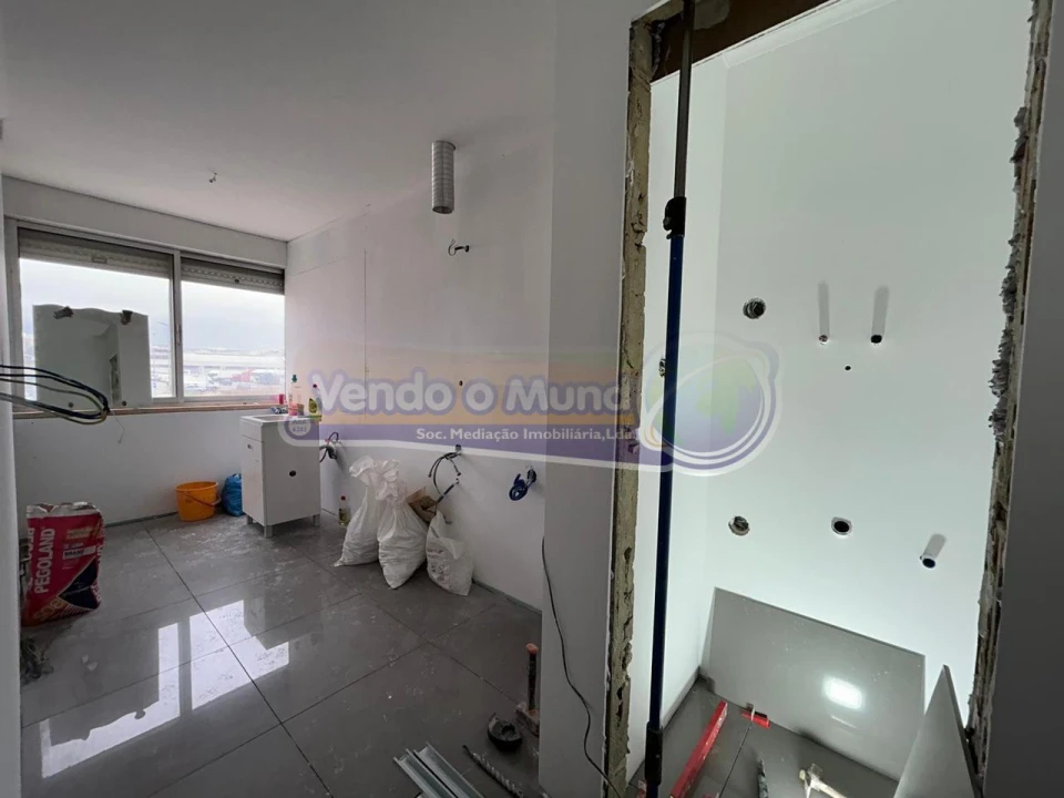 Apartamento T1 para Venda em Águas Livres Foto 5