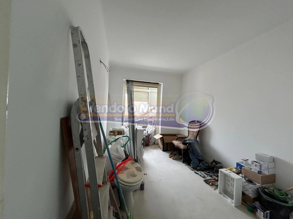 Apartamento T1 para Venda em Águas Livres Foto 8