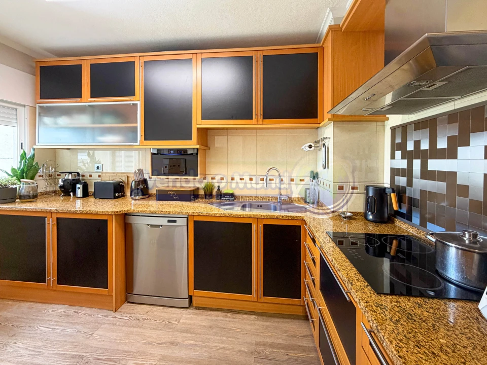 Apartamento T4 para Venda em Agualva e Mira-Sintra Foto 16
