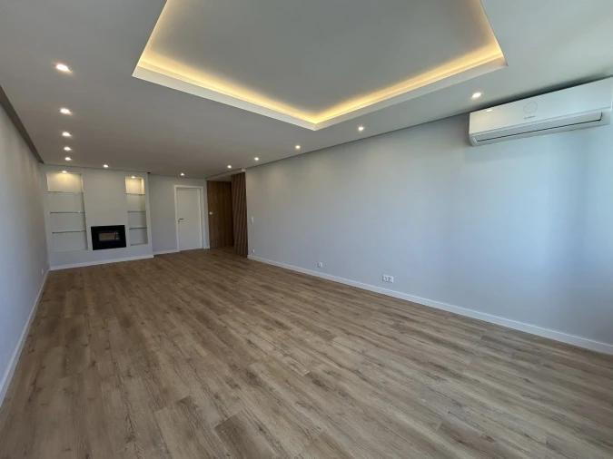 Apartamento T3 para Venda em Cascais e Estoril Foto 2