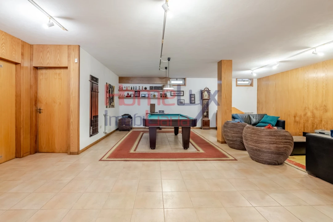 Moradia T8 para Venda em Gondomar (São Cosme), Valbom e Jovim Foto 28