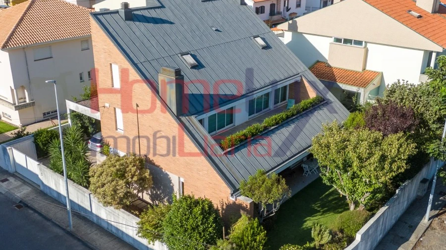 Moradia T8 para Venda em Gondomar (São Cosme), Valbom e Jovim
