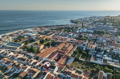 Moradia T5 para Venda em Ponta Delgada (São José)