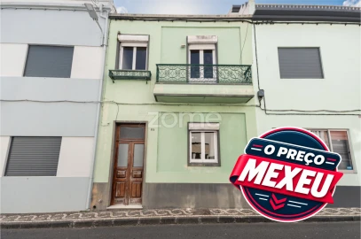 Moradia T5 para Venda em Ponta Delgada (São José)