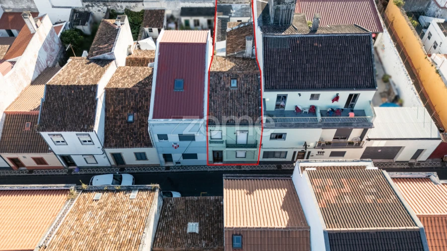 Moradia T5 para Venda em Ponta Delgada (São José)
