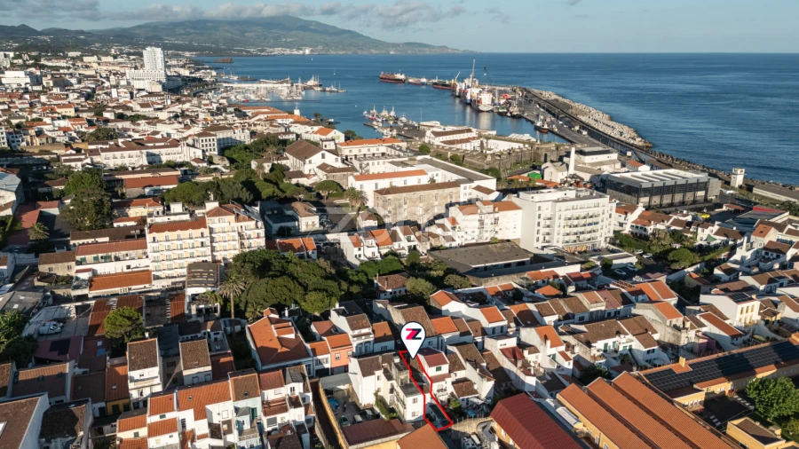 Moradia T5 para Venda em Ponta Delgada (São José)