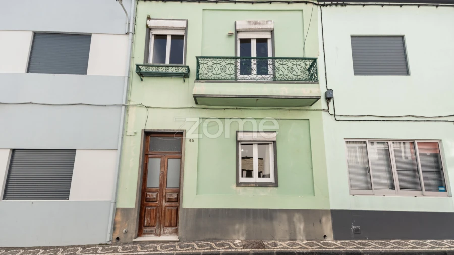 Moradia T5 para Venda em Ponta Delgada (São José)