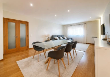 Apartamento T3 para Venda em Aver-O-Mar, Amorim e Terroso
