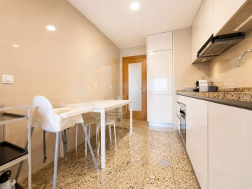 Apartamento T3 para Venda em Aver-O-Mar, Amorim e Terroso