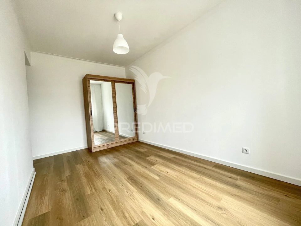 Apartamento T3 para Venda em Olhão Foto 11