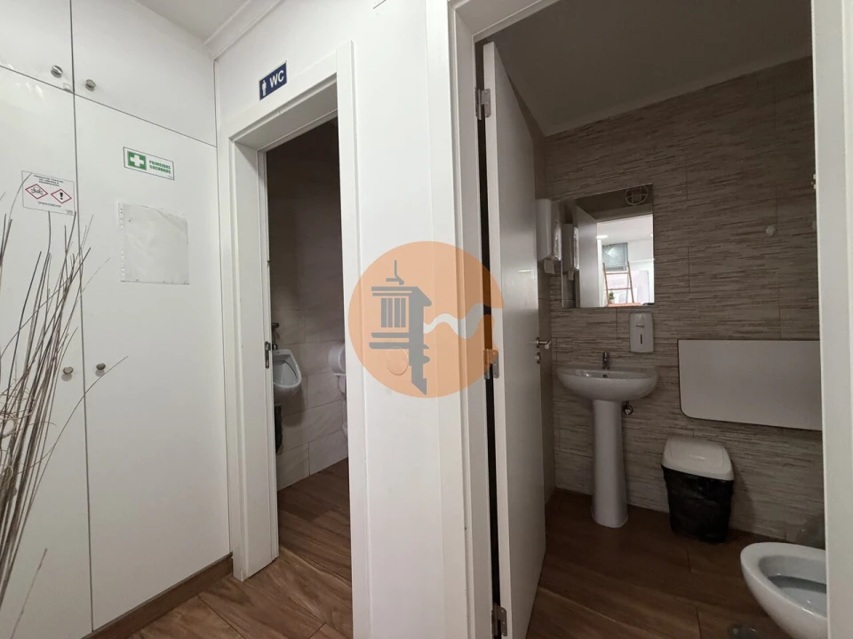 Loja para Arrendamento em Vila Real de Santo Antonio Foto 8