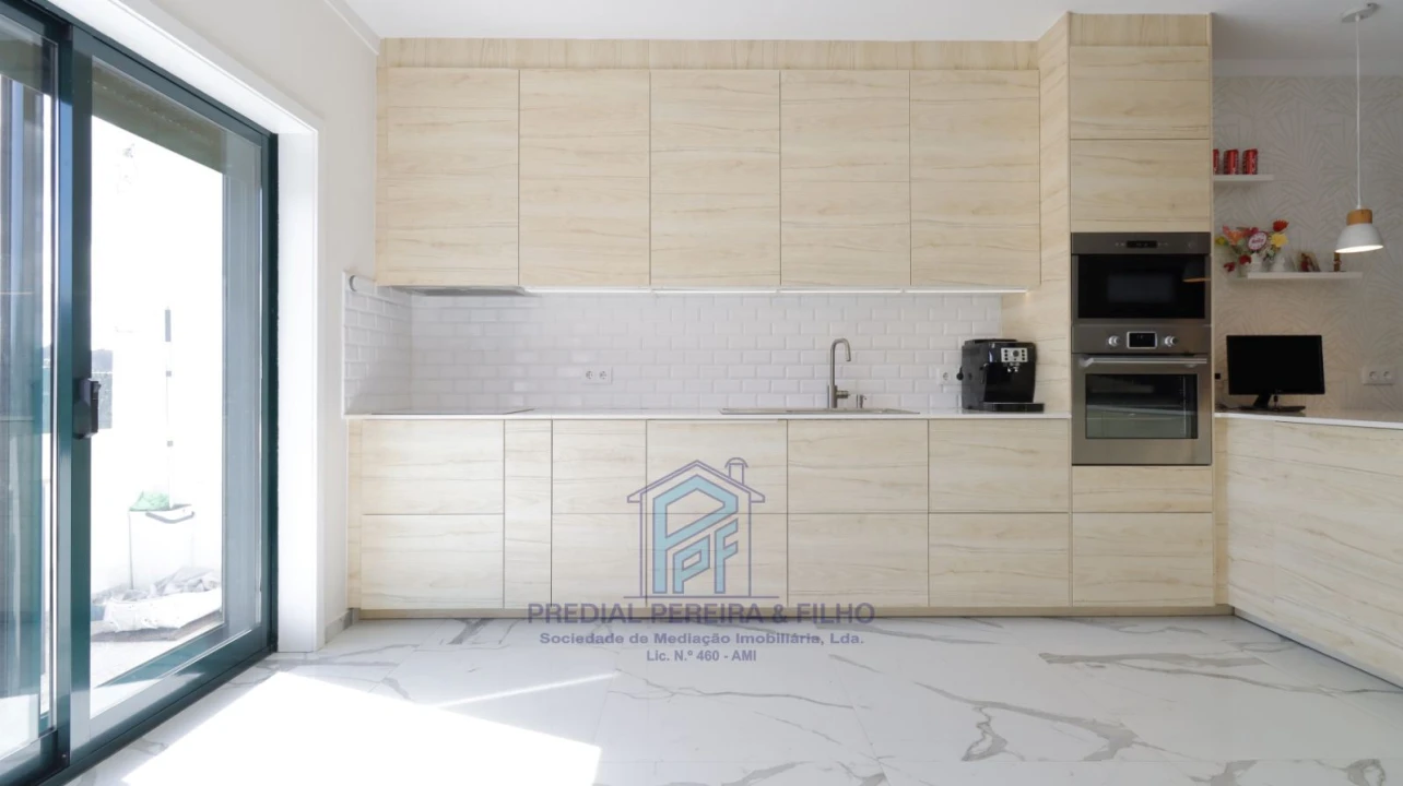 Moradia T3 para Venda em Fânzeres e São Pedro da Cova Foto 4