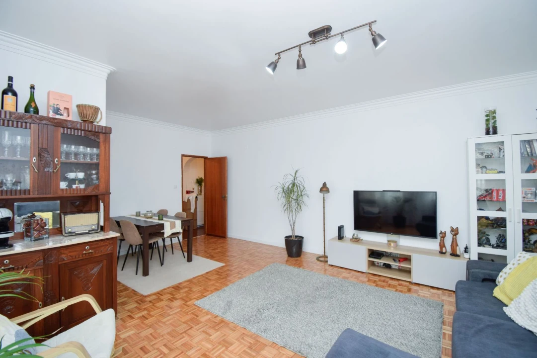 Apartamento T2 para Venda em Massamá e Monte Abraão Foto 1