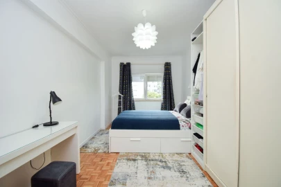 Apartamento T2 para Venda em Massamá e Monte Abraão