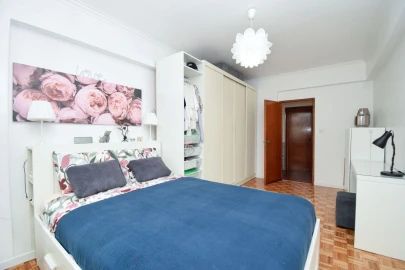 Apartamento T2 para Venda em Massamá e Monte Abraão