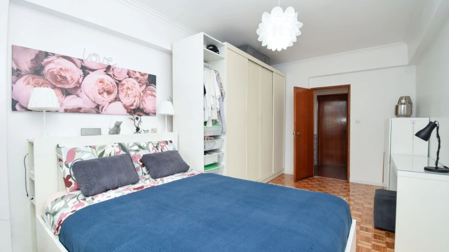 Apartamento T2 para Venda em Massamá e Monte Abraão