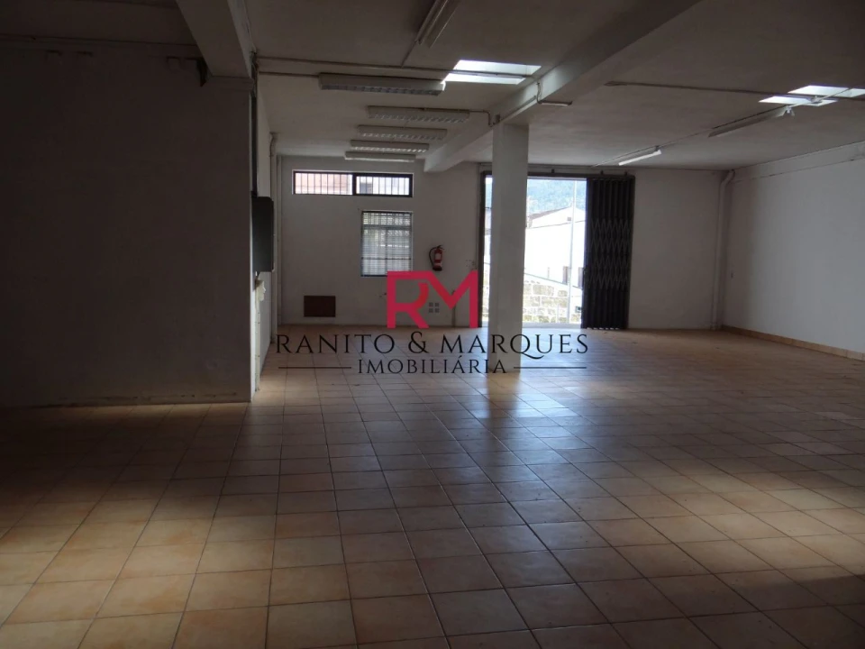 Armazém para Arrendamento em Valongo Foto 3