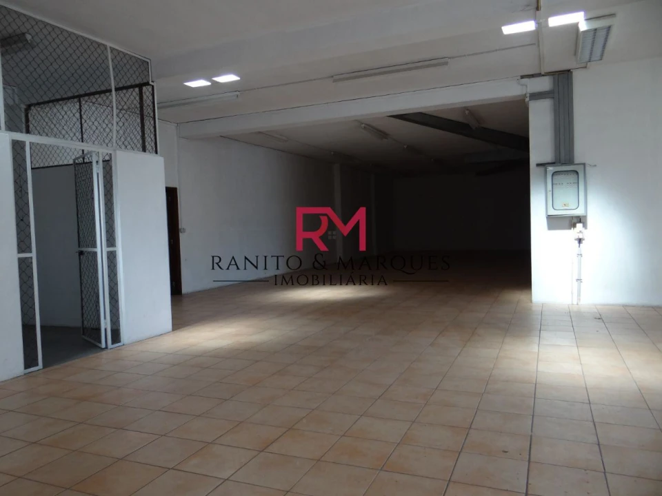 Armazém para Arrendamento em Valongo Foto 12